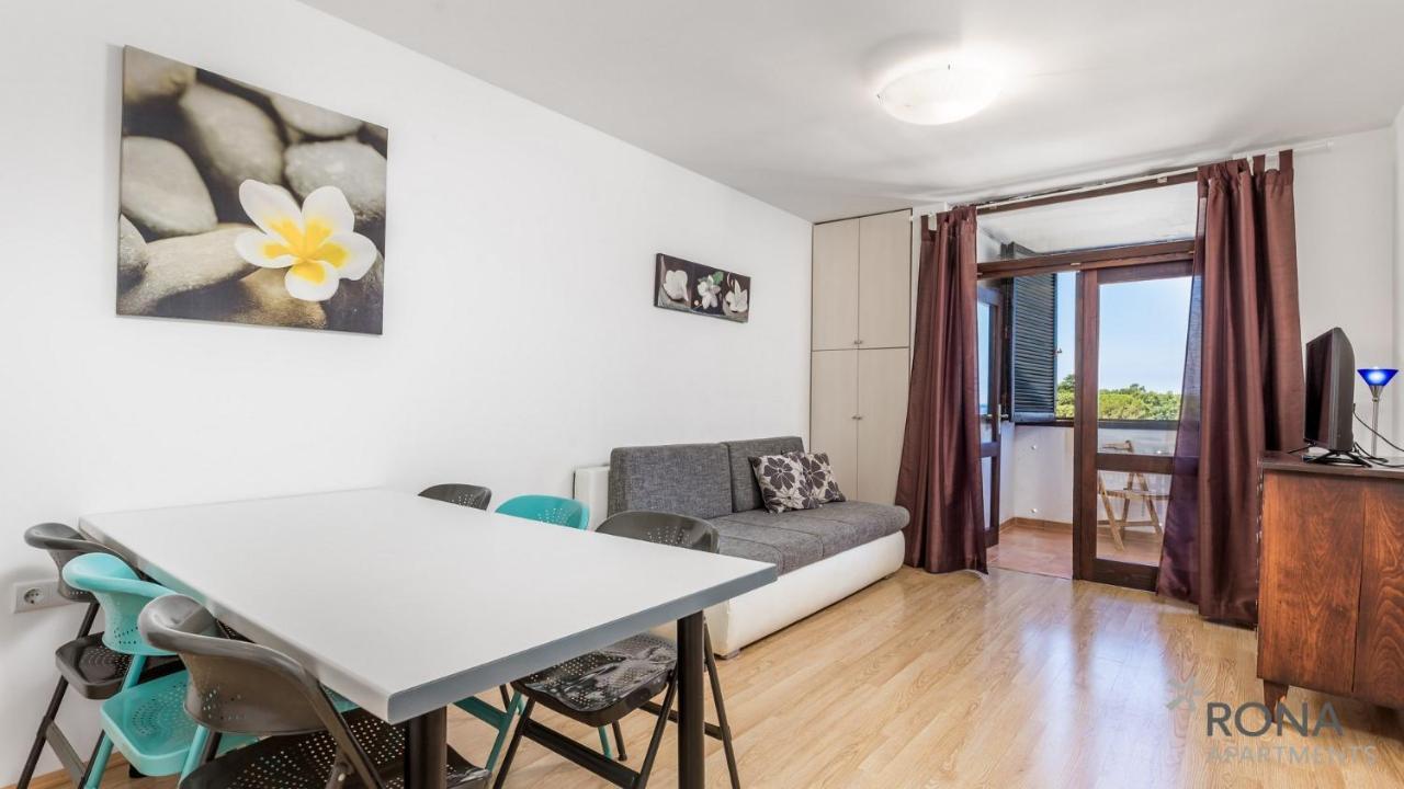 Rona Apartment Zrinka Poreč Extérieur photo
